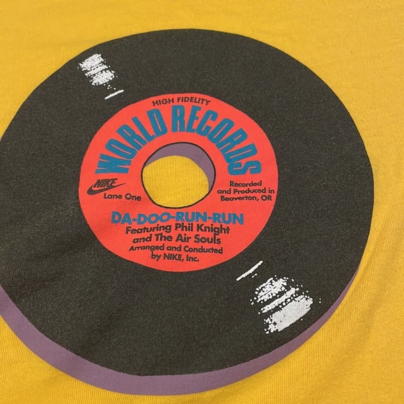 Vintage Nike Limited Edition Da-Doo-Run-Run Phil knight shirt. Men’s size M. - Picture 2 of 5